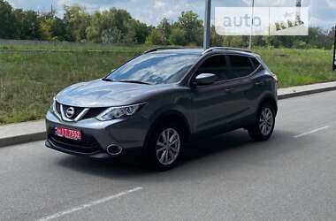 Внедорожник / Кроссовер Nissan Qashqai 2015 в Киеве