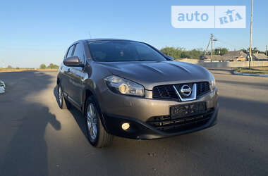 Позашляховик / Кросовер Nissan Qashqai 2011 в Краснограді