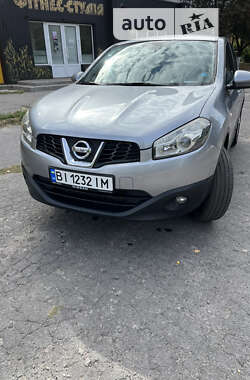 Внедорожник / Кроссовер Nissan Qashqai 2010 в Хороле