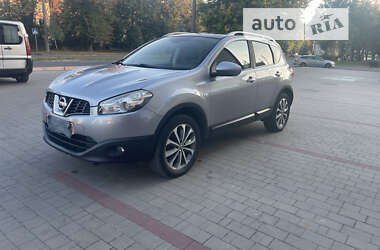 Позашляховик / Кросовер Nissan Qashqai 2010 в Луцьку