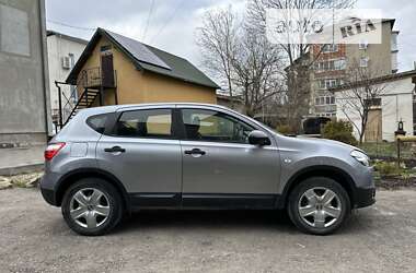 Позашляховик / Кросовер Nissan Qashqai 2010 в Івано-Франківську