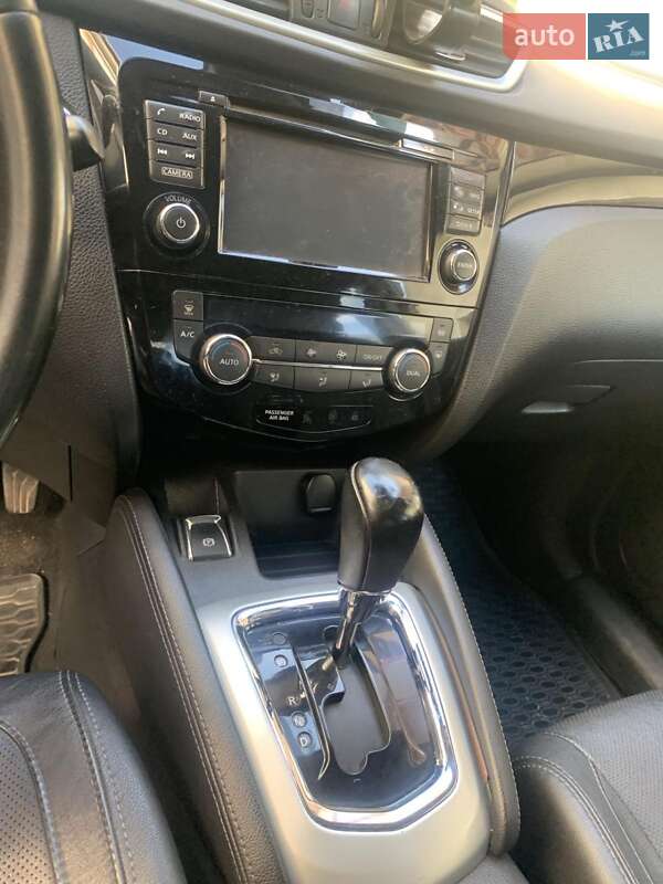 Внедорожник / Кроссовер Nissan Qashqai 2015 в Ивано-Франковске