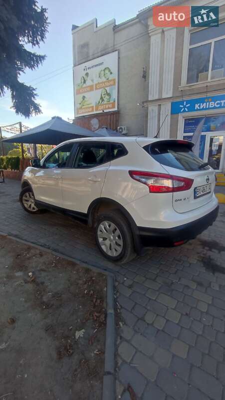 Внедорожник / Кроссовер Nissan Qashqai 2016 в Городке