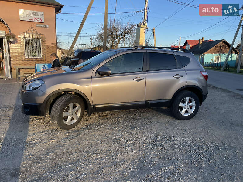 Внедорожник / Кроссовер Nissan Qashqai 2010 в Болехове