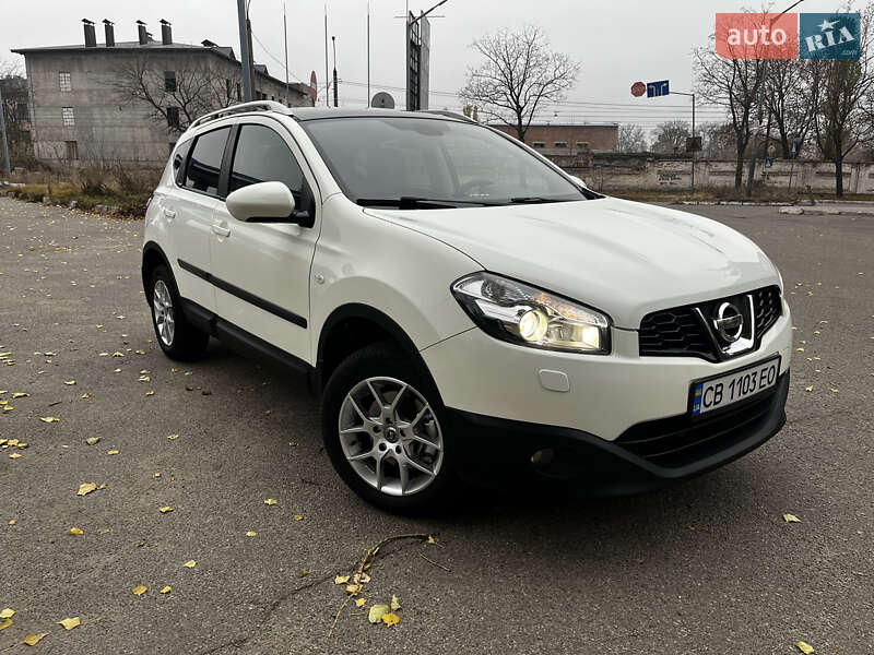 Позашляховик / Кросовер Nissan Qashqai 2011 в Чернігові