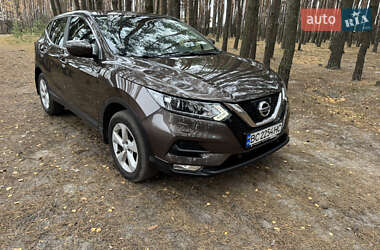 Внедорожник / Кроссовер Nissan Qashqai 2017 в Сосновке