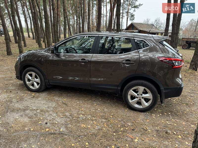 Внедорожник / Кроссовер Nissan Qashqai 2017 в Сосновке