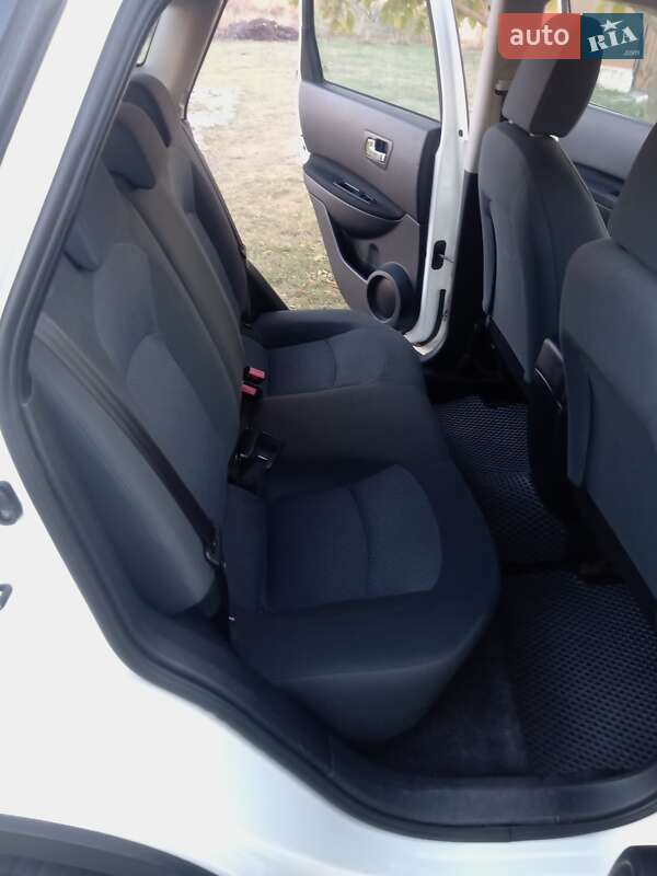 Внедорожник / Кроссовер Nissan Qashqai 2011 в Верхнеднепровске