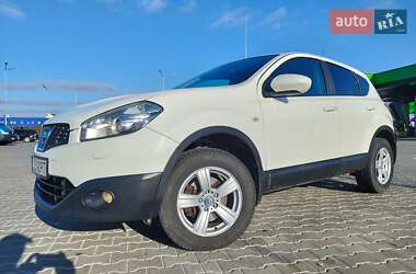 Позашляховик / Кросовер Nissan Qashqai 2011 в Стрию