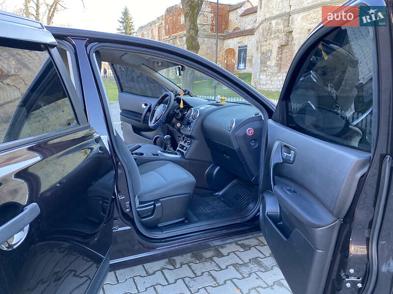 Позашляховик / Кросовер Nissan Qashqai 2013 в Бережанах