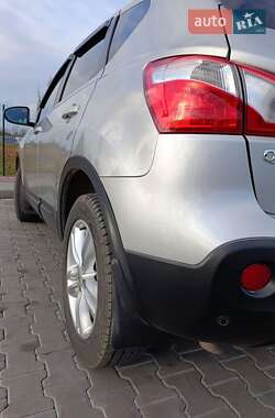 Позашляховик / Кросовер Nissan Qashqai 2013 в Стрию