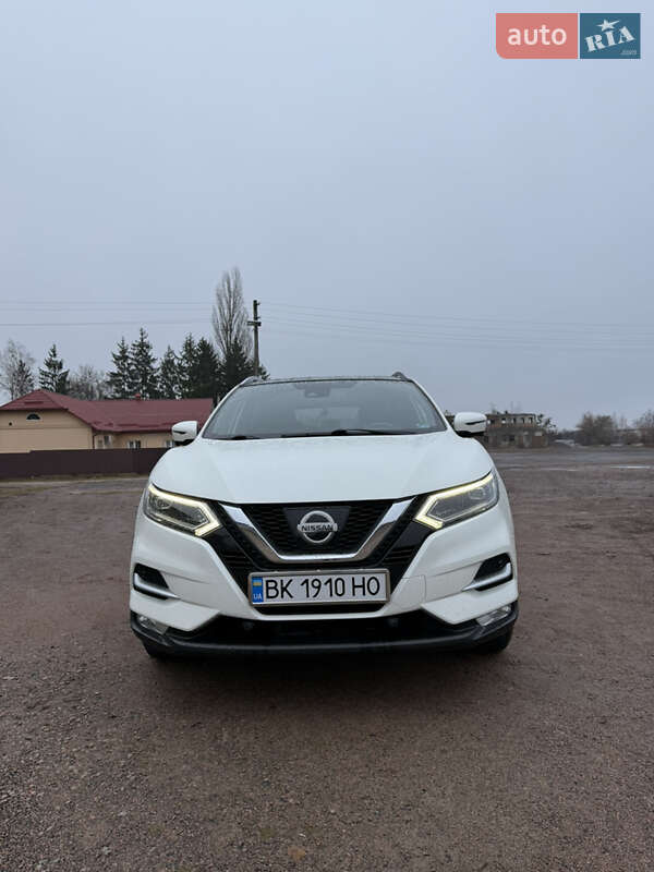 Внедорожник / Кроссовер Nissan Qashqai 2017 в Заречном