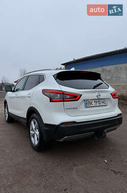 Позашляховик / Кросовер Nissan Qashqai 2017 в Зарічному