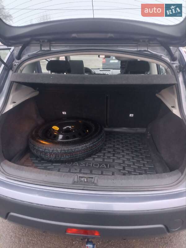 Позашляховик / Кросовер Nissan Qashqai 2007 в Косові
