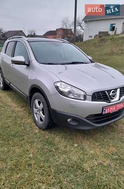 Позашляховик / Кросовер Nissan Qashqai 2011 в Рівному