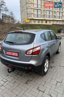 Позашляховик / Кросовер Nissan Qashqai 2011 в Умані