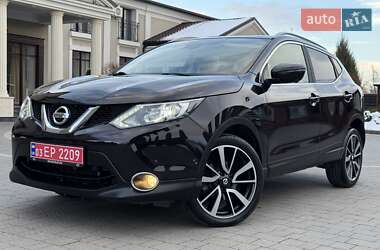 Позашляховик / Кросовер Nissan Qashqai 2016 в Стрию