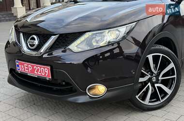 Позашляховик / Кросовер Nissan Qashqai 2016 в Стрию