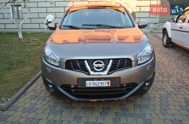 Позашляховик / Кросовер Nissan Qashqai 2011 в Чернівцях