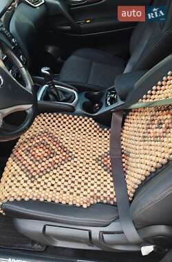 Позашляховик / Кросовер Nissan Qashqai 2014 в 