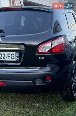 Внедорожник / Кроссовер Nissan Qashqai 2012 в 