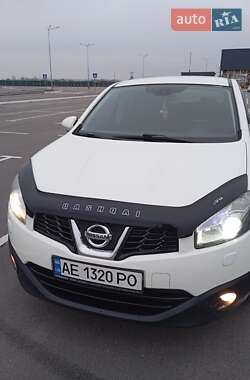 Внедорожник / Кроссовер Nissan Qashqai 2012 в 
