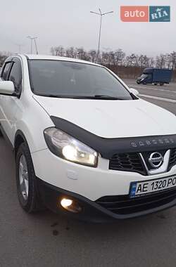 Внедорожник / Кроссовер Nissan Qashqai 2012 в 