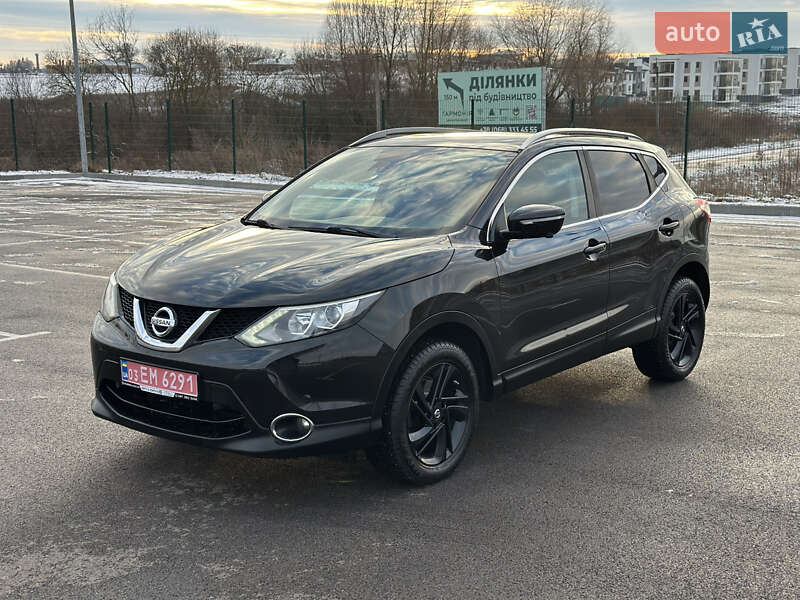 Позашляховик / Кросовер Nissan Qashqai 2015 в Рівному