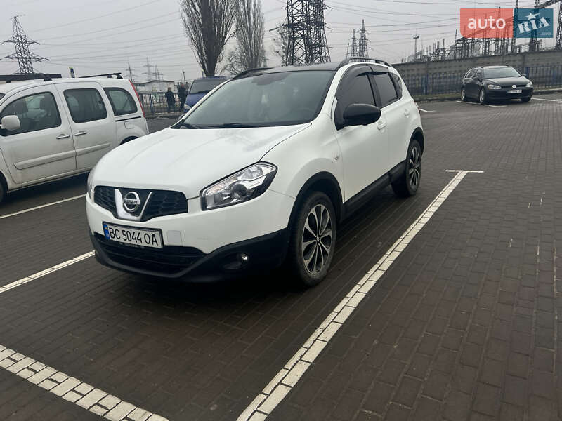 Внедорожник / Кроссовер Nissan Qashqai 2013 в 