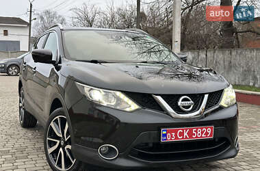 Позашляховик / Кросовер Nissan Qashqai 2016 в Дубні