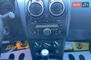 Внедорожник / Кроссовер Nissan Qashqai 2010 в 