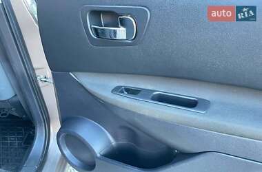 Внедорожник / Кроссовер Nissan Qashqai 2010 в 