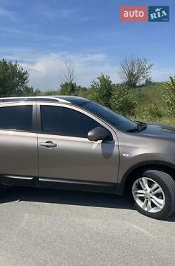 Внедорожник / Кроссовер Nissan Qashqai 2012 в 