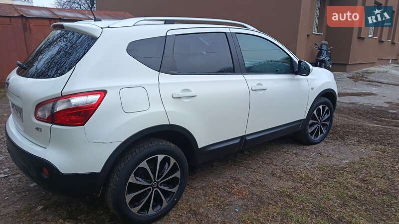 Внедорожник / Кроссовер Nissan Qashqai 2011 в Ровно