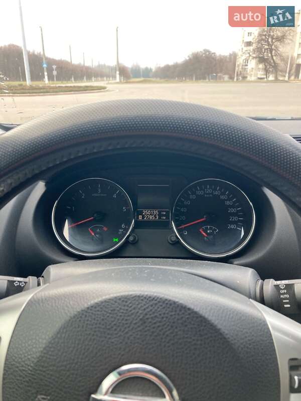 Внедорожник / Кроссовер Nissan Qashqai 2012 в Краматорске
