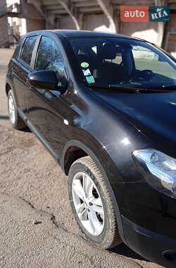 Внедорожник / Кроссовер Nissan Qashqai 2011 в 