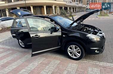 Внедорожник / Кроссовер Nissan Qashqai 2012 в Киеве