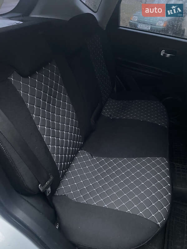 Позашляховик / Кросовер Nissan Qashqai 2007 в Черкасах фото 6 Позашляховик / Кросовер Nissan Qashqai 2007 в Черкасах