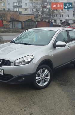 Внедорожник / Кроссовер Nissan Qashqai 2011 в Малине