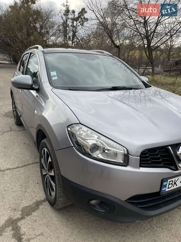 Внедорожник / Кроссовер Nissan Qashqai 2011 в Тернополе