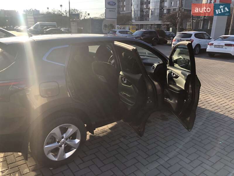 Внедорожник / Кроссовер Nissan Qashqai 2020 в Хмельницком