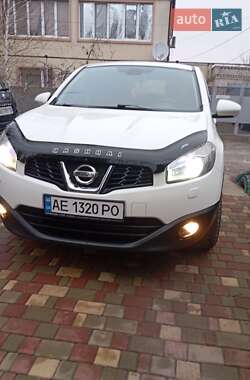 Внедорожник / Кроссовер Nissan Qashqai 2012 в 