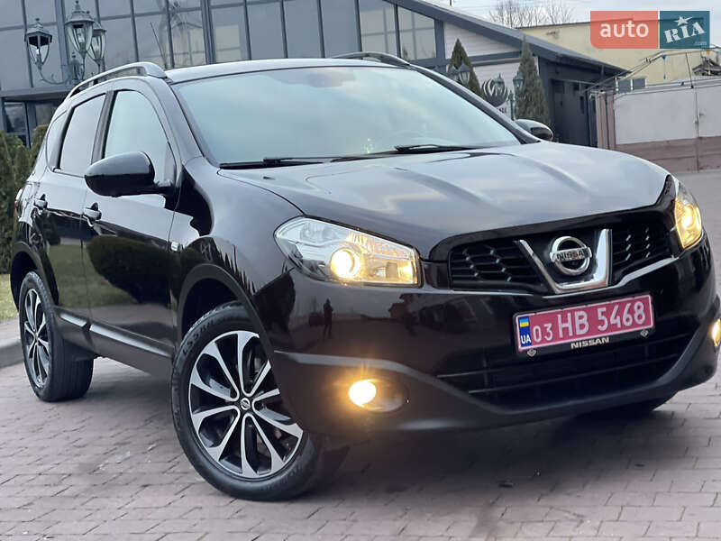 Позашляховик / Кросовер Nissan Qashqai 2013 в Стрию