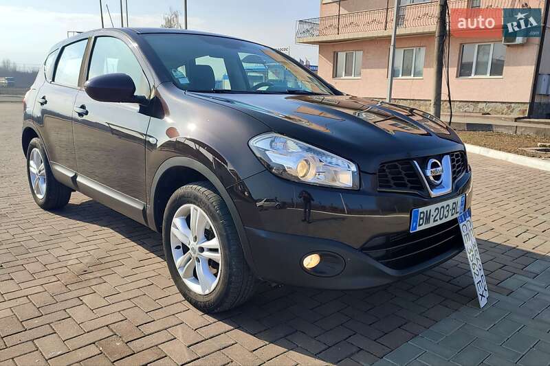 Позашляховик / Кросовер Nissan Qashqai 2011 в Чернівцях