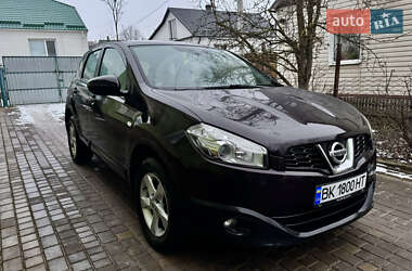 Позашляховик / Кросовер Nissan Qashqai 2012 в Острозі