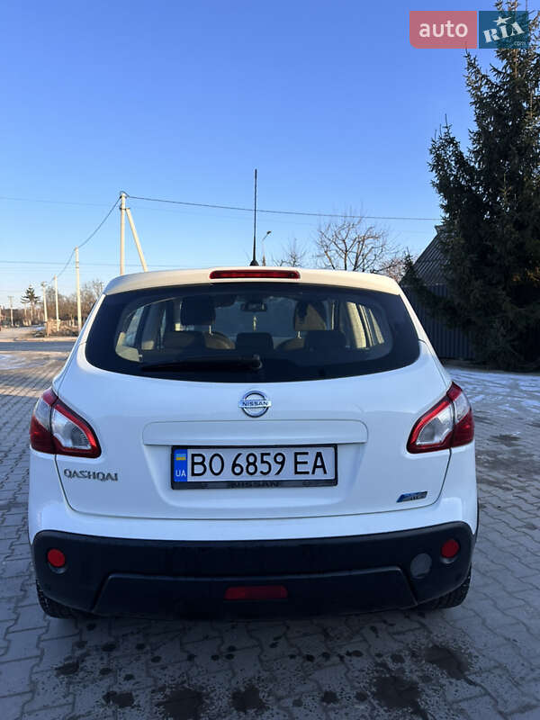 Внедорожник / Кроссовер Nissan Qashqai 2010 в Тернополе