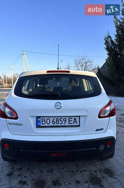 Внедорожник / Кроссовер Nissan Qashqai 2010 в 