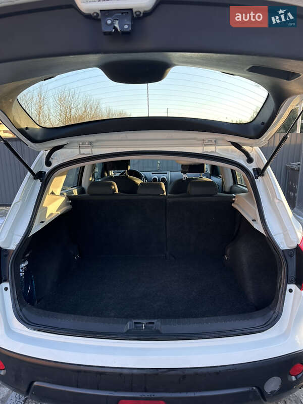 Внедорожник / Кроссовер Nissan Qashqai 2010 в Тернополе