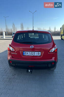 Позашляховик / Кросовер Nissan Qashqai 2011 в 