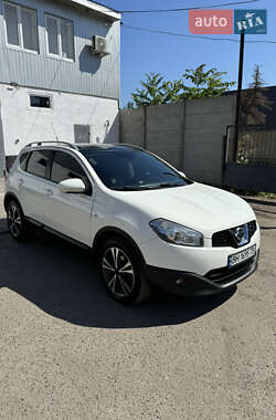 Внедорожник / Кроссовер Nissan Qashqai 2012 в 